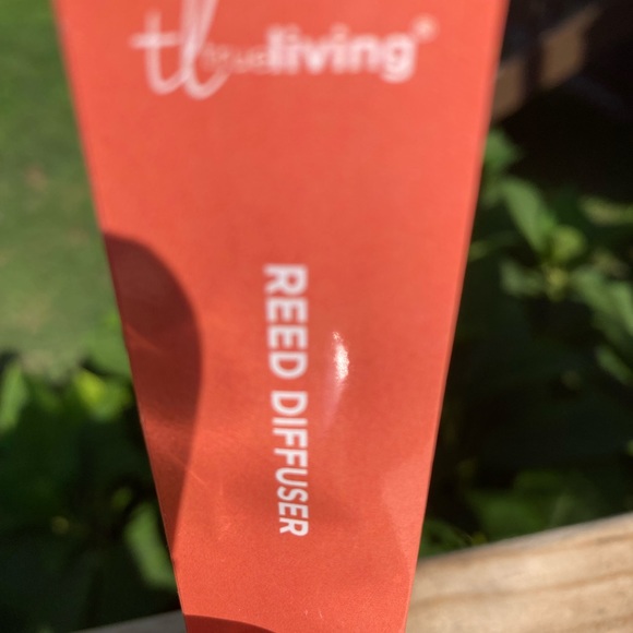 NWT Bundle Lemon & Strawberry Diffusers - Picture 3 of 5